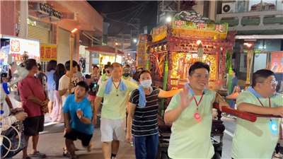 Patrulla Nocturna con Linternas en Chiayi (Foto: captura de vídeo)