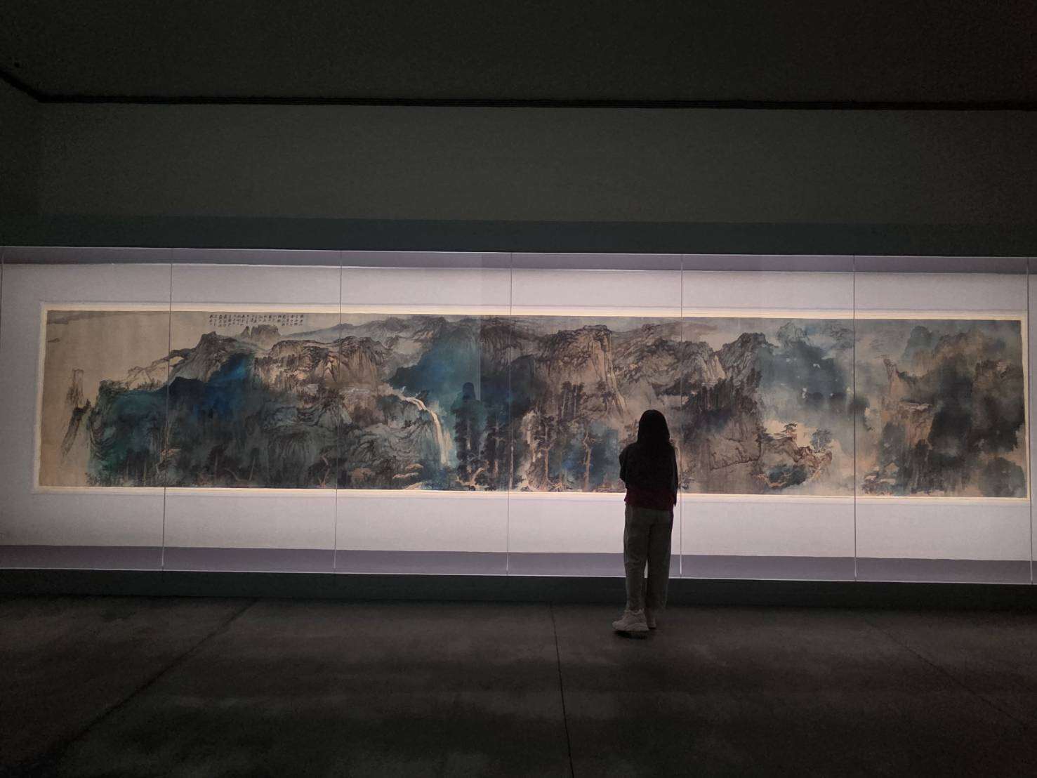 «Vista panorámica del monte Lu» (〈廬山圖〉), de Chang Dai-chien (張大千), es la más reciente pieza de arte designada como tesoro cultural de la República de China (Taiwán). (Foto: Rti)