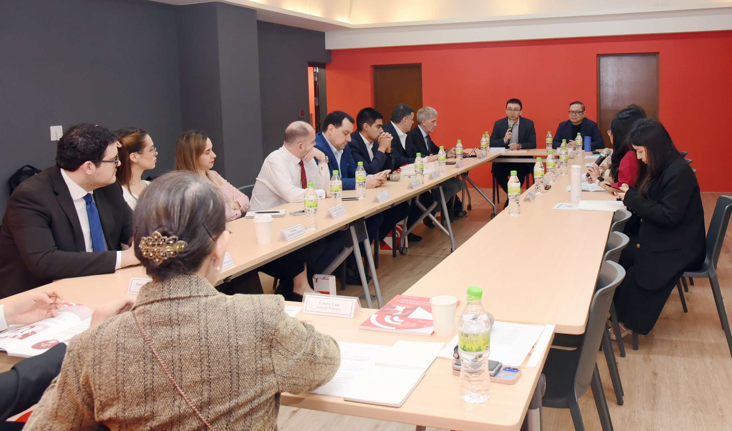 Periodistas paraguayos pudieron apreciar la organización, historia y actividades de Rti (Foto: Rti)
