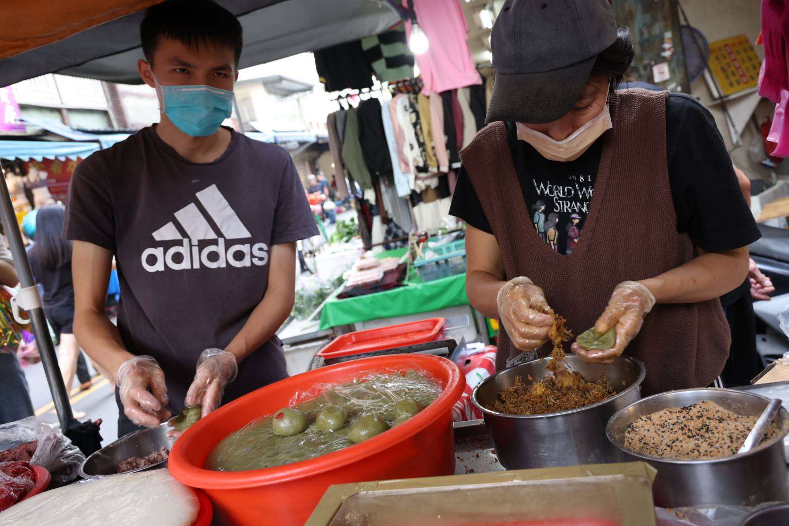 Puesto con 60 años de historia que ofrece los bocadillos tradicionales tsao-a-gue (草仔粿). (Foto: Rti)