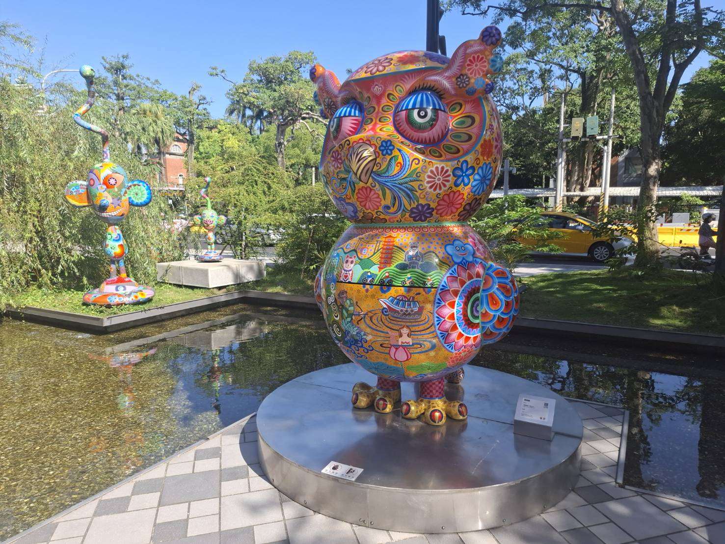 Escultura parte de la muestra «Un agujero de gusano hacia fantasías florecientes», del artista taiwanés Hung Yi (洪易). (Foto: Rti)