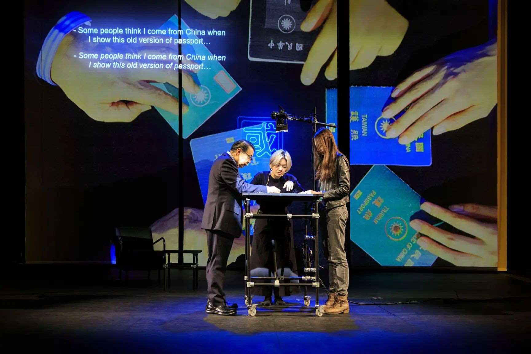 Le spectacle "Ceci n’est pas une ambassade"（©claudia_ndebele）