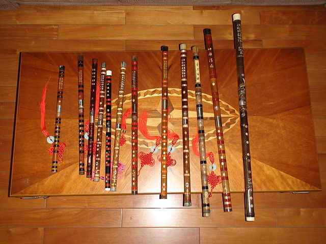Flûtes chinoises (photo wikimedia commons)