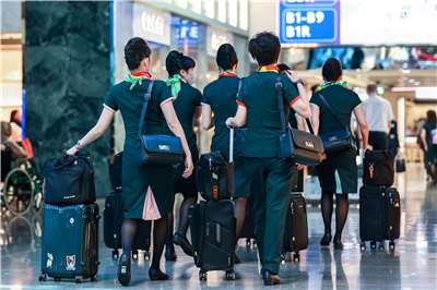 Le décès d'une hôtesse de l'air de la compagnie EVA Air à la mi-octobre a suscité de vives critiques au sein de l'entreprise