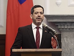 Le président de la Chambre des représentants du Paraguay, Raúl Luis Latorre Martínez au palais présidentiel (Photo CNA)