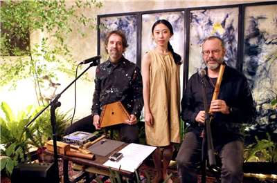 De gauche à droite : Mark Von Tongeren, Chan Ya-chun et Arnaud Lechat, pour l'album Le Rêve (photo : Ten Hui-En)