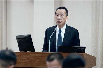 Lors du passage du ministre de la Défense taïwanais Wellington Koo (顧立雄) devant la commission parlementaire des affaires étrangères et de la défense nationale, plusieurs députés ont exprimé leur inquiétude quant au shutdown aux Etats-Unis et aux possibles conséquences sur les livraisons d'armements à Taïwan (Image : CNA)