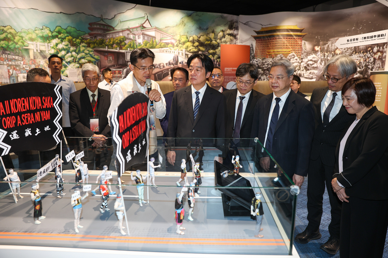 Le président Lai Ching-te assiste à l'inauguration de l'établissement consacré aux archives nationales (photo, CNA)