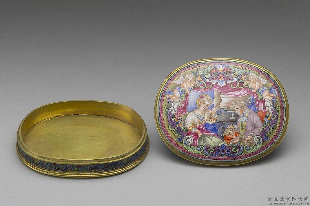 Image 1-1: Boîte ovale décorée d'émaux peints sur cuivre (source MNP)