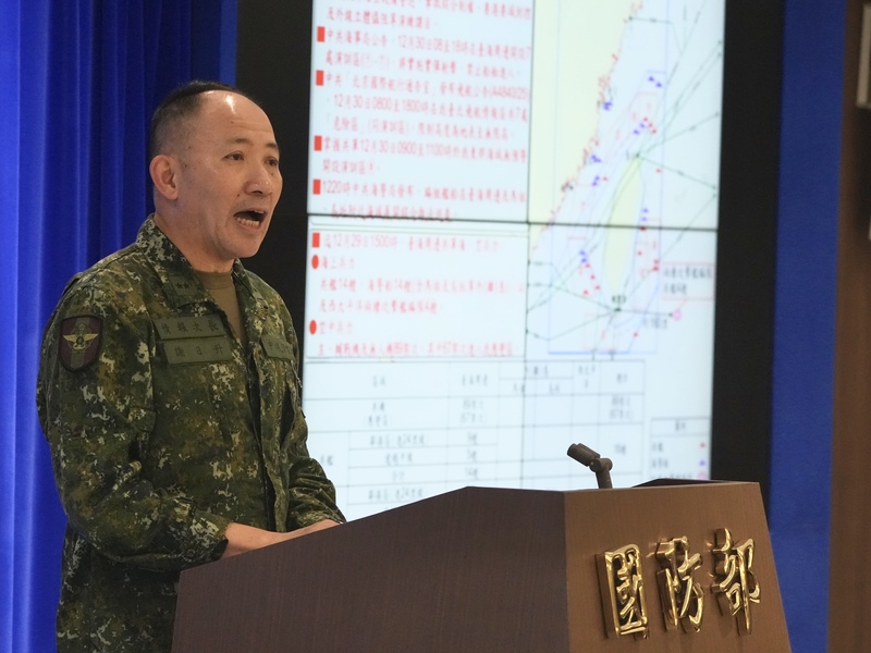 Le lieutenant-général Hsieh Jig-sheng, chef adjoint du renseignement du ministère de la Défense, s'est exprimé ce soir lors d'une conférence de presse à l'issue des deux jours de manoeuvres militaires chinoises inopinées autour de Taïwan (photo : CNA)