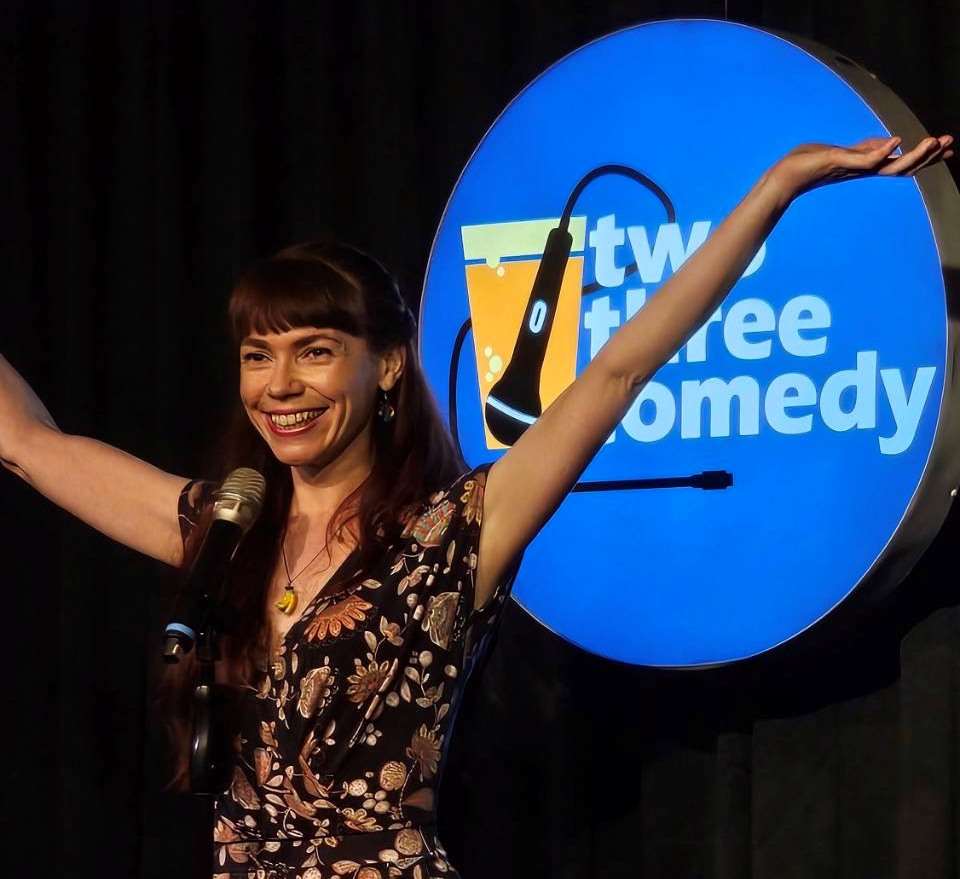Kate Billington organise et anime le spectacle de stand up Funny Women (photo : aimable crédit)