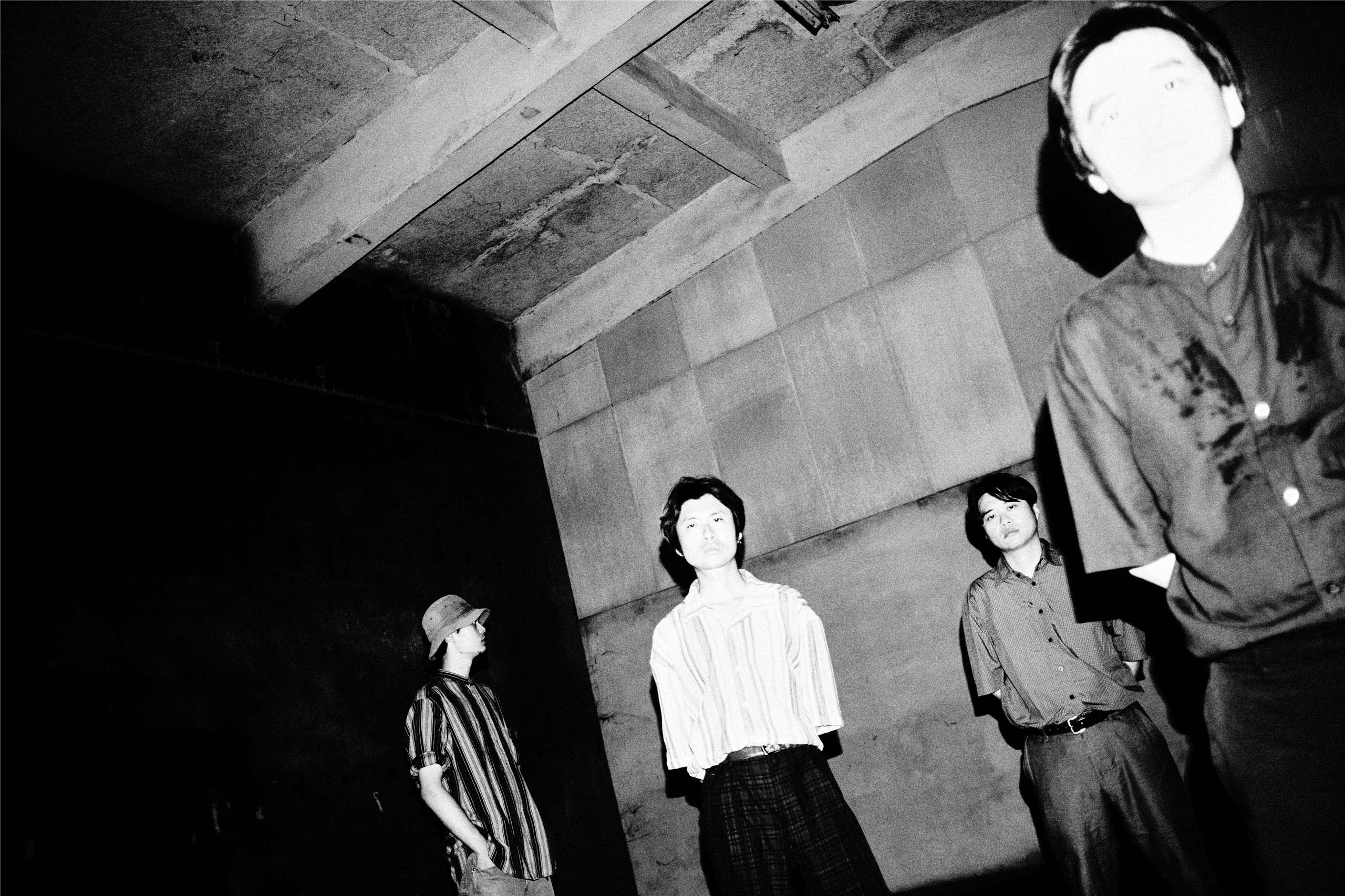 Cold Dew dans la nuit (photo by 朱旻修 provided by the band)