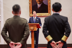 Le Président Lai Ching-te s’exprime à l’occasion d’une cérémonie pour décorer les généraux montés en grade, suite à deux jours d'exercices militaires chinois non-annoncés (photo : CNA)
