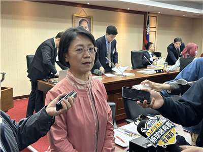 La députée du KMT Weng Hsiao-ling a proposé aujourd'hui que le Président de la République puisse être destitué sur une initiative de la population et pas seulement du Yuan législatif (photo : RTI 趙婉淳)