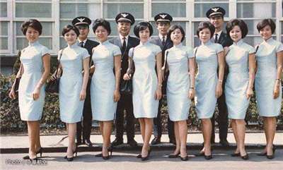 Equipage du premier vol international commercial entre Taipei et Saïgon en 1966 (photo China Airlines)