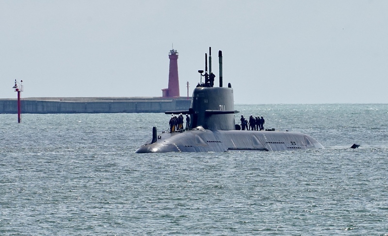 Le sous-marin de production taïwanaise Haikun passe les tests en mer le 17 juin 2025 (photo : CNA)