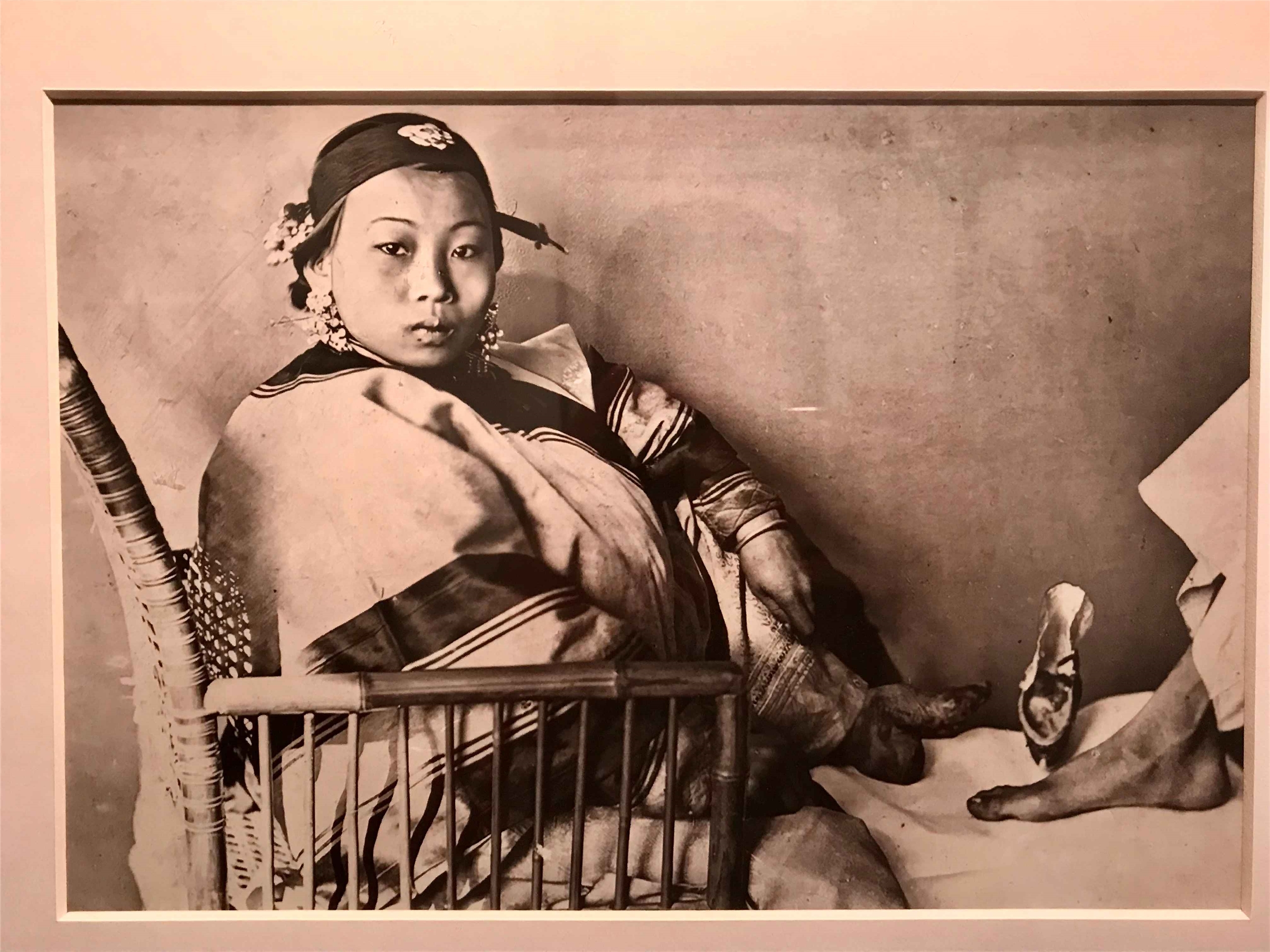 L'exposition consacrée à la pratique des pieds bandés au Musée de Beitou peut se visiter jusqu'au 16 novembre 2025 (Image : RTI / avec l'aimable autorisation du Musée de Beitou)