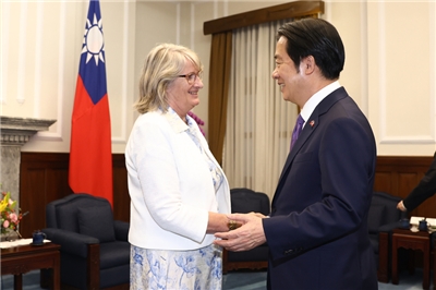 La délégation parlementaire française dirigée par la présidente du groupe d'amitié France-Taïwan de l'Assemblée nationale Marie-Noëlle Battistel, a été reçue aujourd'hui par le président taïwanais Lai Ching-te (賴清德) (Image : CNA)
