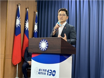 Le secrétaire général du KMT Justin Huang explique que le président du parti, Eric Chu, a décliné l'invitation du Président Lai Ching-te à une réunion à huis clos sur la sécurité nationale (photo : RTI / 趙婉淳)