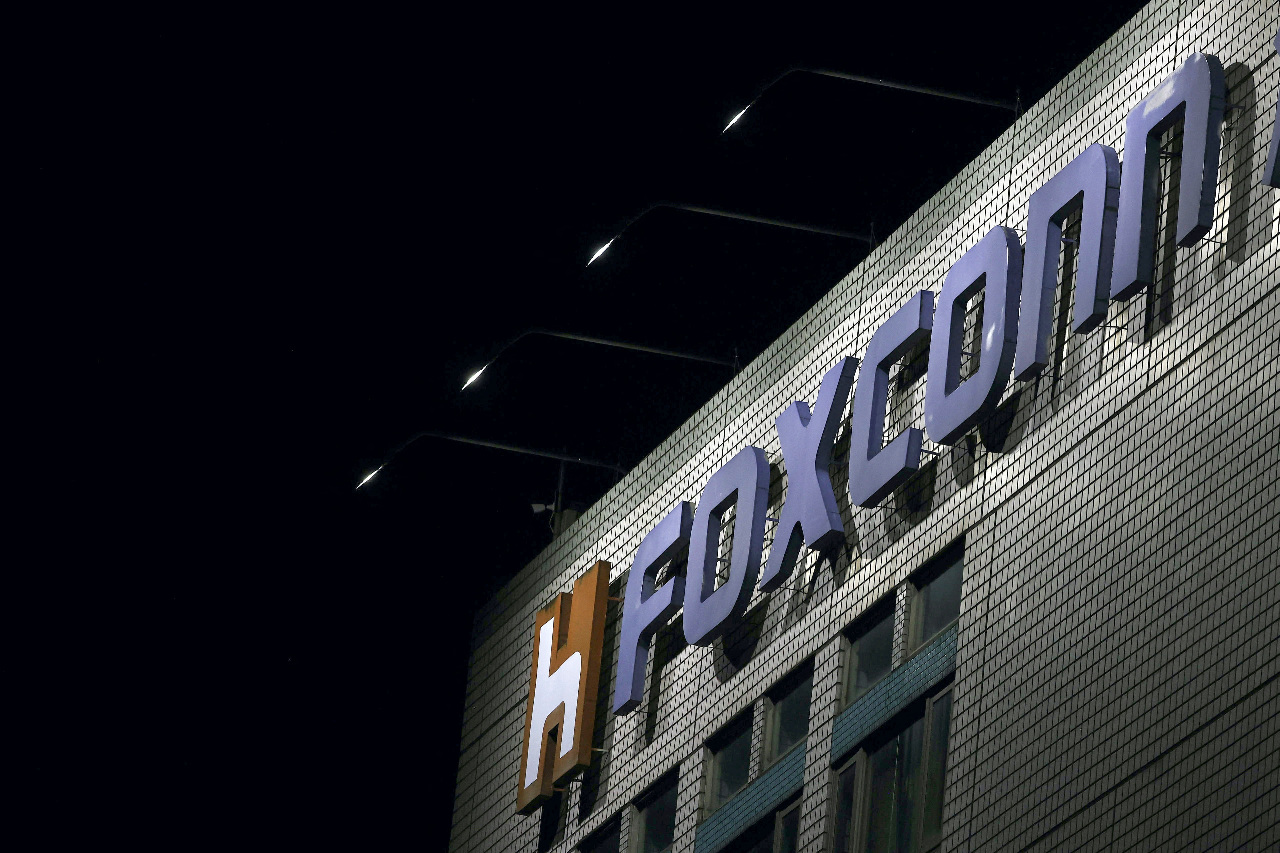 Foxconn (photo, Reuters/TPG)