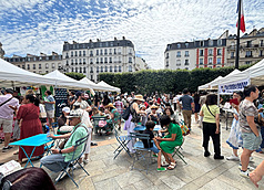 Fête champêtre taïwanaise sur le parvis de l'Hôtel de Ville de Levallois le 5 juillet 2025 (photo : CNA)