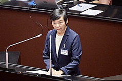 Su Su-e (蘇素娥), juge de la cour suprême nominée en qualité de vice-présidente de la Cour constitutionnelle, se présente au Parlement (photo CNA)