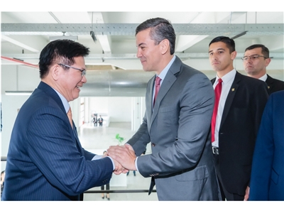 Le ministre taïwanais des Affaires étrangères Lin Chia-lung a rencontré le président du Paraguay Santiago Peña Palacios (source : FB de Lin Chia-lung)