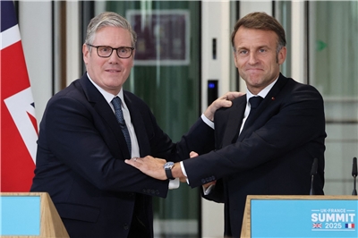 Le président français Emmanuel Macron et le chancelier britannique Keir Starmer font une déclaration conjointe à Londres le 10 juillet évoquant la sécurité de Taïwan (photo, AFP)