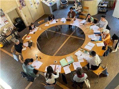 Atelier ViceVersa organisé par l’association Atlas au CITL d'Arles : en avril 2025, dix traductrices et traducteurs français-chinois (caractères traditionnels) et chinois-français confirmés se sont réunis pour huit jours d'échanges (photo fournie par les participants)