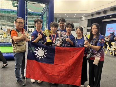 Taïwan termine vice-champion de football de drones à Singapour (photo: FB de l'association taiwanaise du développement compétitif)