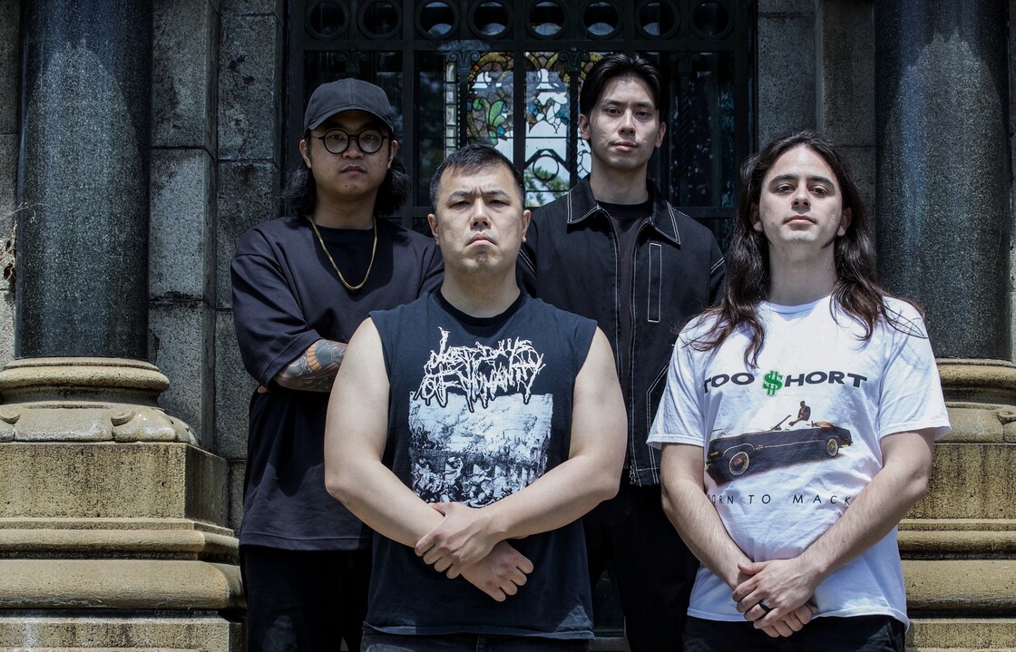 Ripped to Shreds, Andrew Lee au milieu (photo provided by the band) 