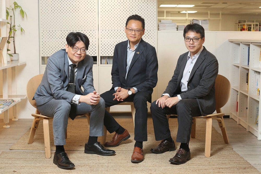Rich Lee (CEO), Leon Chuang (VP of Engineering) et JL Huang (CTO) de la startup de medtech Vitalsigns (photo Meet Global)