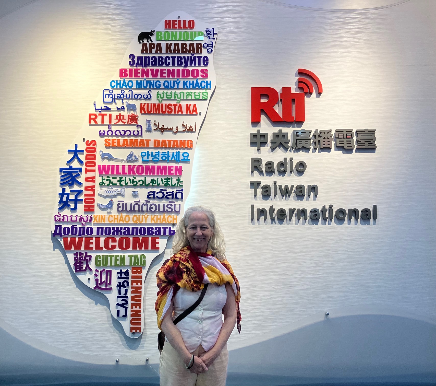 Tammy Turner dans le studio de RTI (photo : RTI)