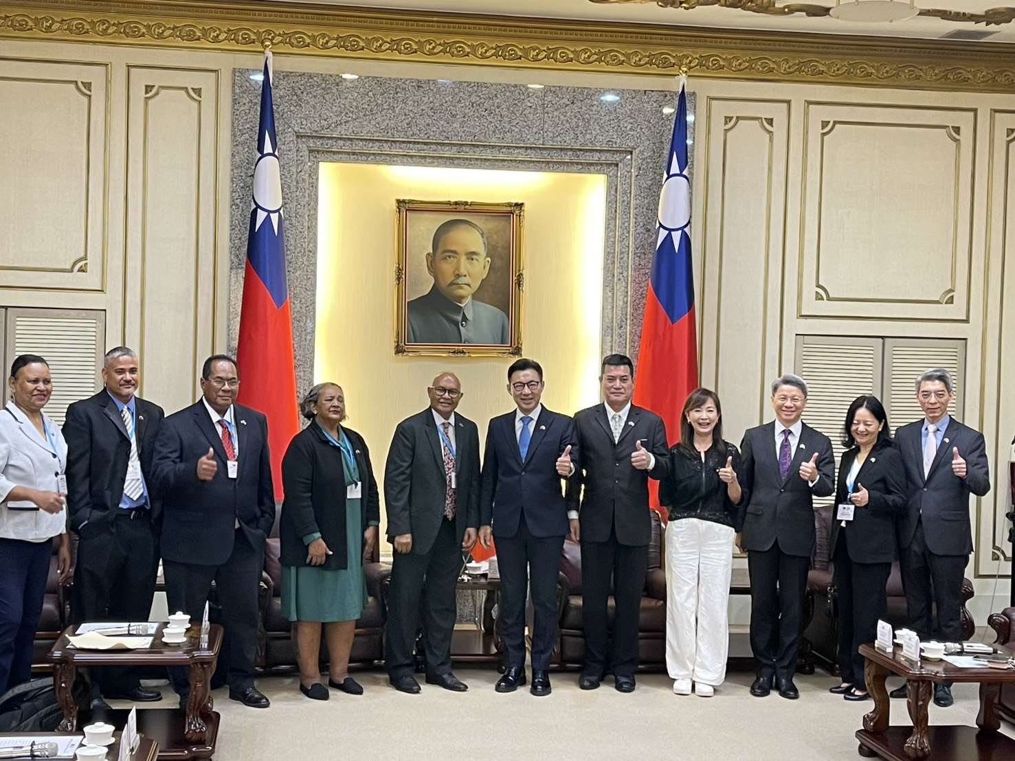 Gibson Kanai et sa délégation sont reçus au Yuan Législatif (photo Rti)
