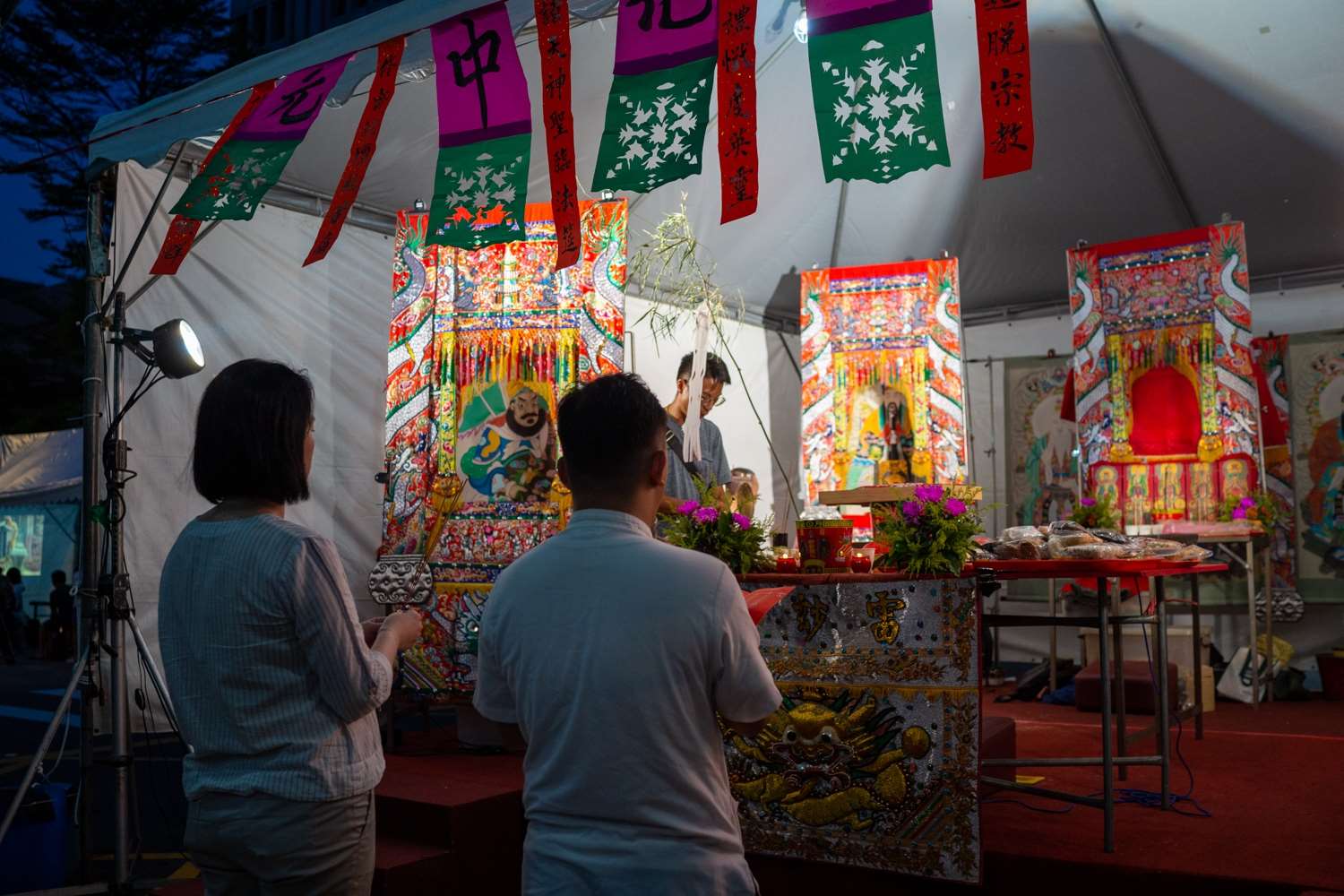 Cérémonie pour les âmes errantes des pionniers de la démocratie qui ont perdu la vie lors du massacre du 28 février 1947 et sous la Terreur blanche notamment (photo : Sasa/RTI)