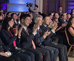 Le chef de la Diplomatie taïwanaise Lin Chia-lung (林佳龍) est en République tchèque où il vient d'inaugurer l'exposition « 100 Treasures, 100 Stories » au Musée national de Prague, dans le cadre de la promotion de « l’année de la culture taïwanaise en Europe ». (photo CNA)