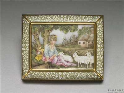 Image 1: Un fond polychrome en émaux peints falangcai (source MNP)