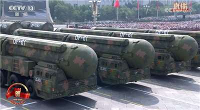 Des missiles Dongfeng 61 de l'Armée populaire de libération (Photo Weibo)