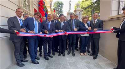 Le ministre des Affaires étrangères taïwanais Lin Chia-lung (林佳龍) a effectué une rare visite en Italie hier pour assister à la cérémonie d'inauguration du bureau de représentation taïwanais à Rome, qui a été entièrement rénové, l'occasion également de rencontrer des parlementaires italiens (Image : CNA)