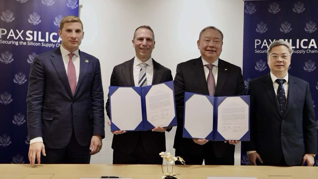 Le sous-secrétaire d'Etat américain Jacob Helberg (1er à g.) et le ministre taïwanais de l'Economie Kung Ming-hsin (1er à d.) au Dialogue EPPD à Washington (photo,  MOE)