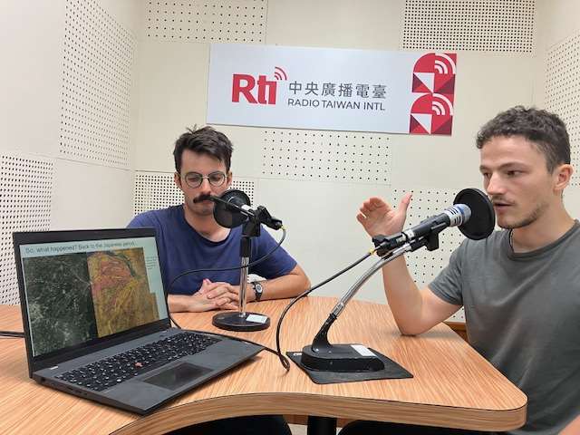 Victor Besnier (à gauche) et Pierre Lucas (à droite) d'AgroParisTech interviewés par RTI