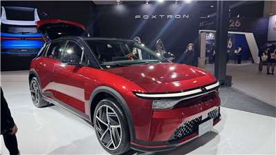 Foxtron Bria présentée pour la première fois au public durant le salon de l'Auto de Taipei (photo Valentin Floquet)