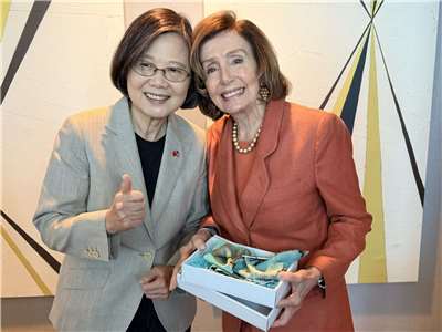Tsai Ing-Wen rencontre Nancy Pelosi lors de son voyage aux États-Unis (photo :X@SpeakerPelosi)