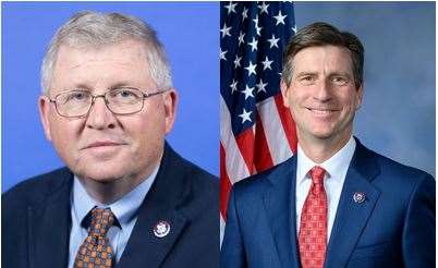 Les députés américains Frank Lucas (à gauche) et Greg Stanton (à droite), qui ont soutenu le PROTECT Taiwan Act