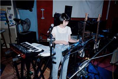 XuanXuan en studio (photo courtesy of the artist)