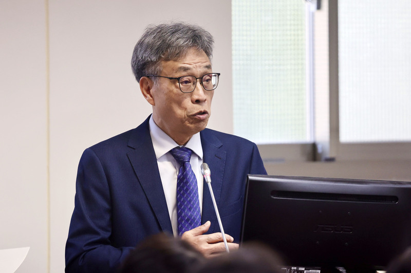Le ministre de l’Agriculture taïwanais Chen Junne-jih (陳駿季) a déclaré aujourd’hui (18 mars) que le gouvernement prendrait en charge  la différence au cas où la hausse des coûts venait à entraîner une augmentation du prix des engrais (Image : CNA)