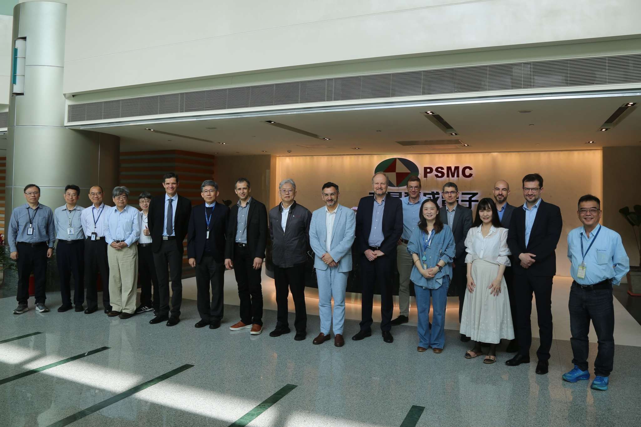 Signature de l'accord entre CEA-Leti, CEA-List et PSMC (photo CEA Leti)