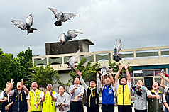 Une conférence de presse tenue à Hsuehchia invitant tout le monde à assister à la course de pigeons traditionnelle locale (photo, Hsuehchia)