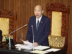 Le Président du Parlement Han Kuo-yu (韓國瑜) convoque des négociations entre groupes parlementaires pour trouver une issue à la crise du vote du budget général 2026 (photo CNA)