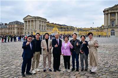 La délégation parlementaire taïwanaise, dirigée par le président du Yuan législatif Han Kuo-yu (5e à d.), arrive en France pour cinq jours de visite (photo, yuan législatif)